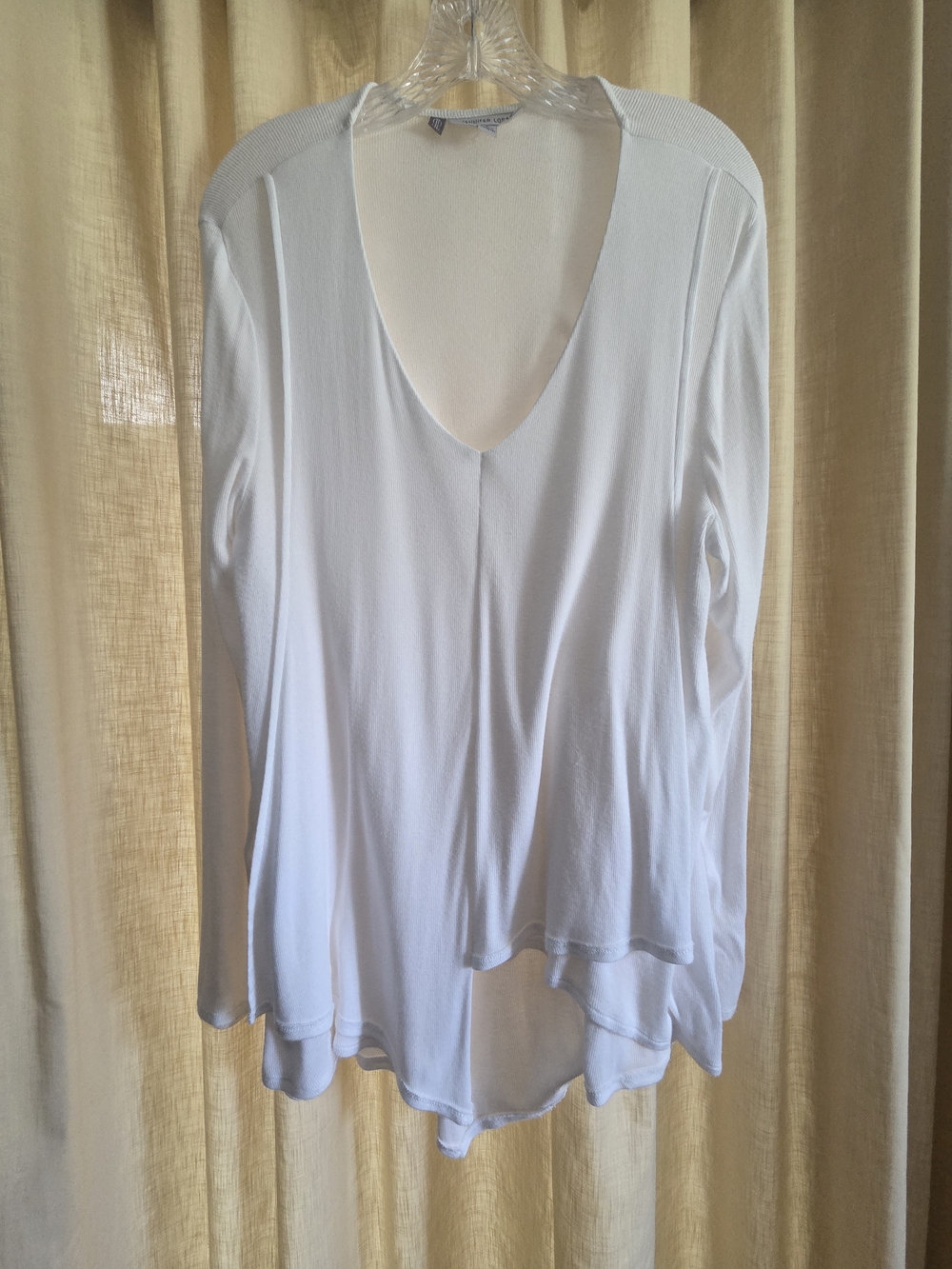 Jennifer Lopez White Long Sleeve V-Neck Asymmetrical Hem Top
